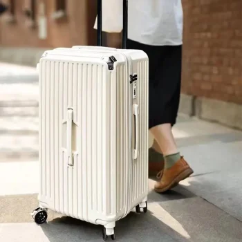 K2695 Multi Functional Luggage of Light Weight&high Capacity with USB Charging Port